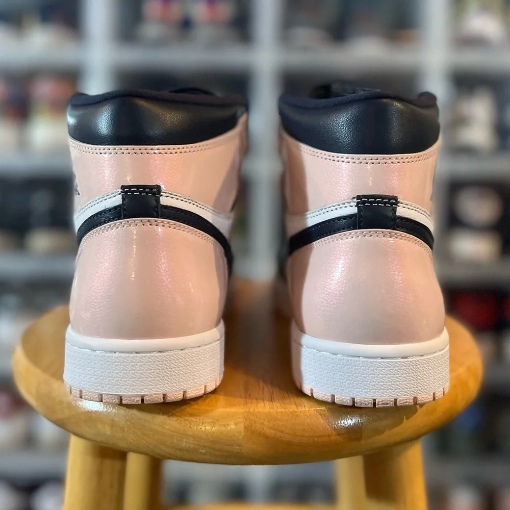 Jordan 1 Retro “Atmosphere”